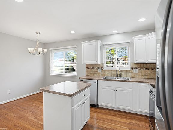5th image of 1405 Shaker Dr