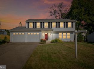 9818 Summerday Dr, Burke, VA 22015