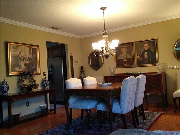 4th image of 924 Sylva Ave