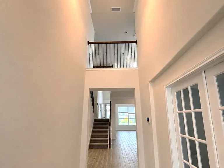 1927 Willow Rock Way — Photo 2