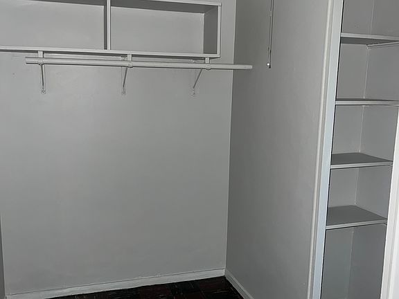3rd image of 7327 N Rogers Ave APT 105