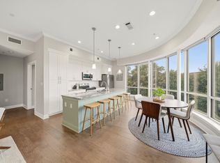 300 Saint Joseph Pkwy APT 302, Houston, TX 77002