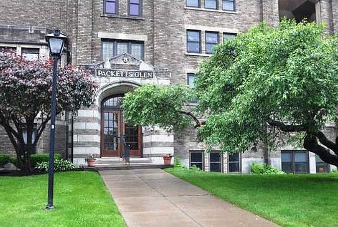 Front of Packetts Glen