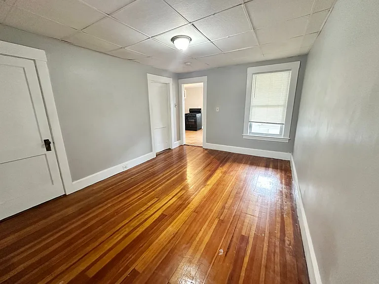 113 Spruce St — Photo 4