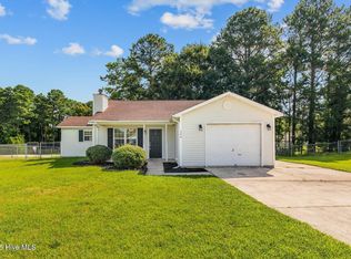 408 Bluegrass Cir, Jacksonville, NC 28546