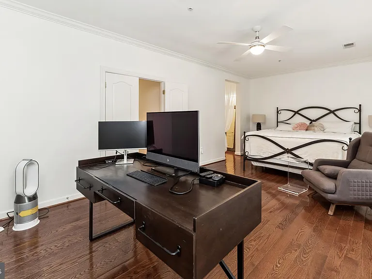 7489 Carriage Hills Dr — Photo 22