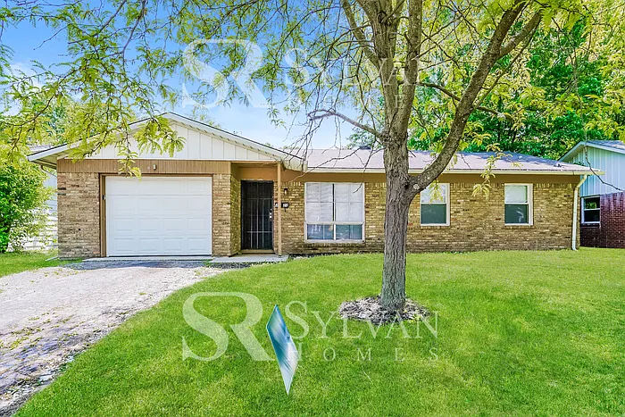 3671 N Brentwood Ave photo 1