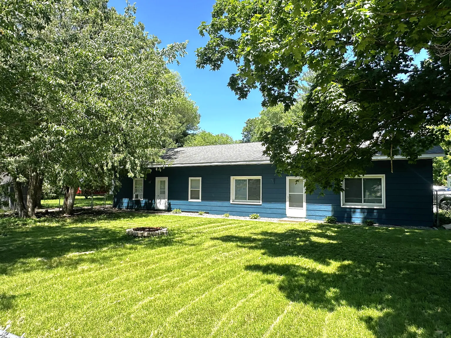 812 E Main St — Photo 2