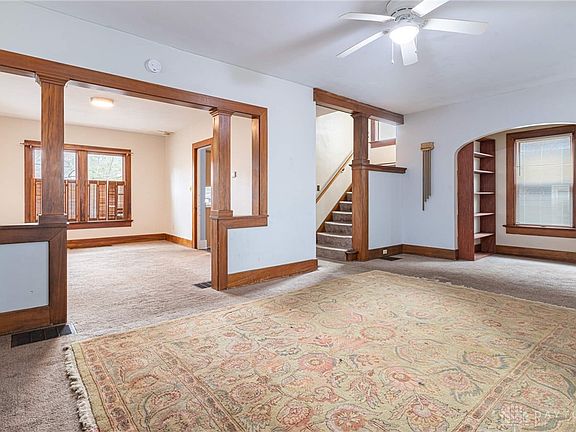 5th image of 422 Irving Ave