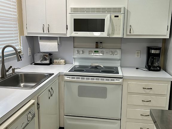 2nd image of 170 Turtle Lake Ct APT 304