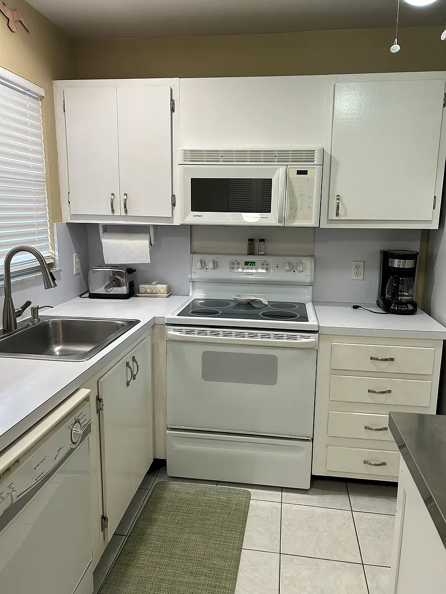 Building Photo - 170 Turtle Lake Ct #304