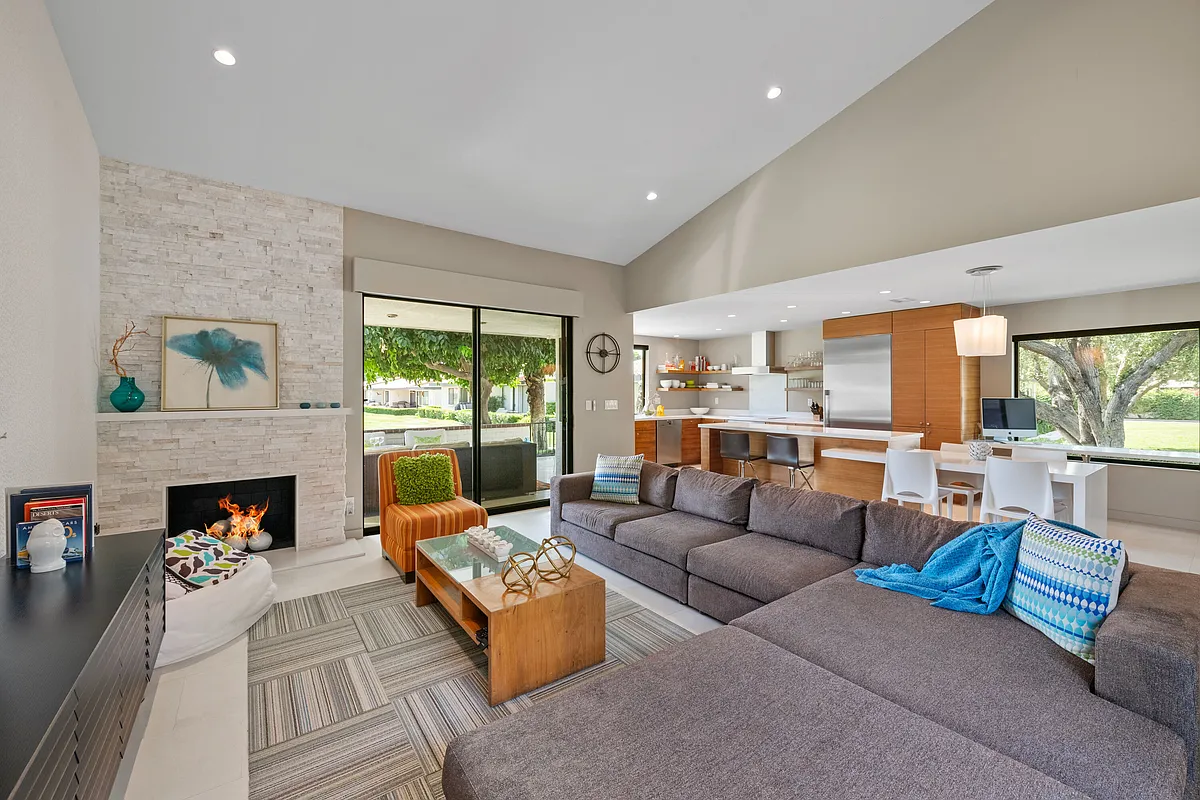 Building Photo - 32 Calle Encinitas