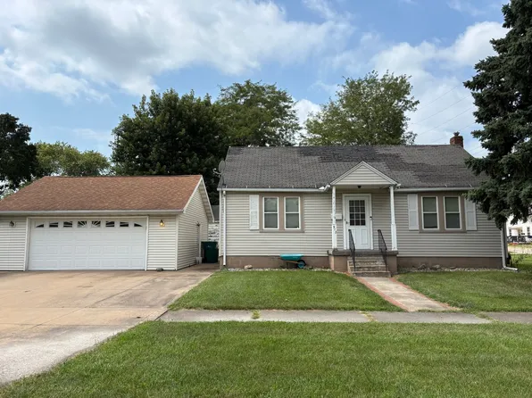 912 N Vermillion St, Streator, IL 61364