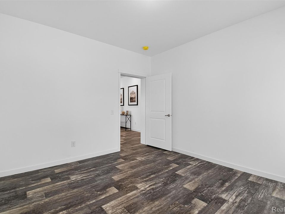 7559 Packard Ave, photo 29