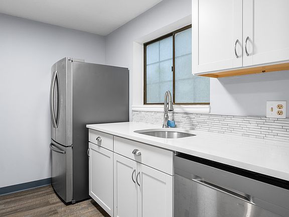 5th image of 38 N Main St APT 2