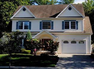 358 Oak Ave, River Edge, NJ 07661