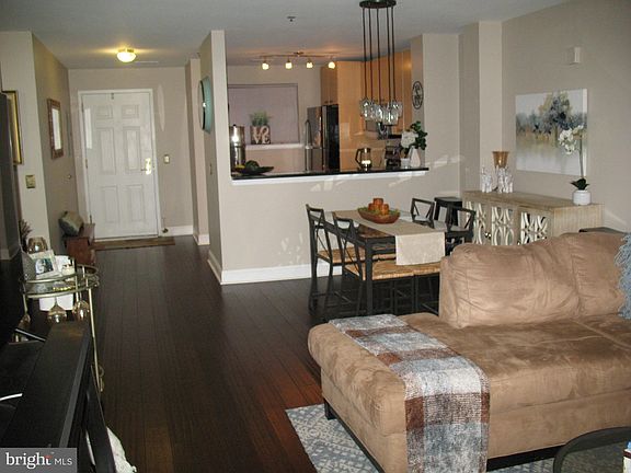 3rd image of 2 Leverington Ave #45