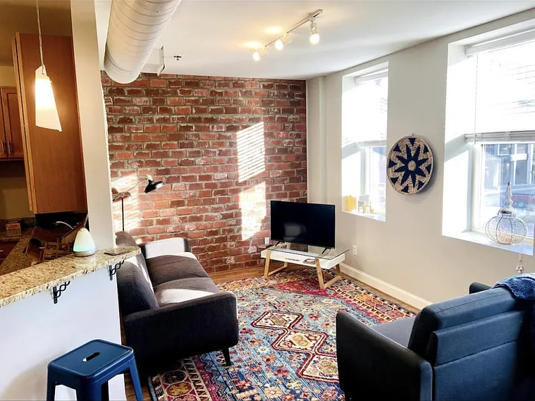 220 W Market St #305 — Photo 12