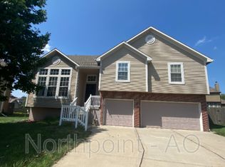 1200 SE 12th Cir, Lees Summit, MO 64086