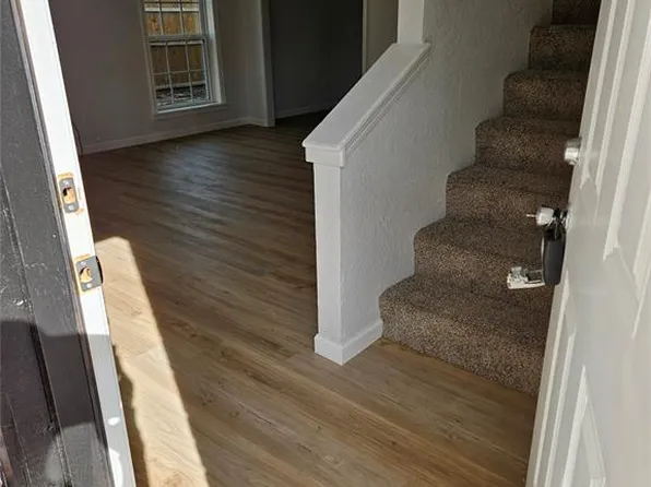 8220 NW 10th St APT 18, Oklahoma City, OK 73127