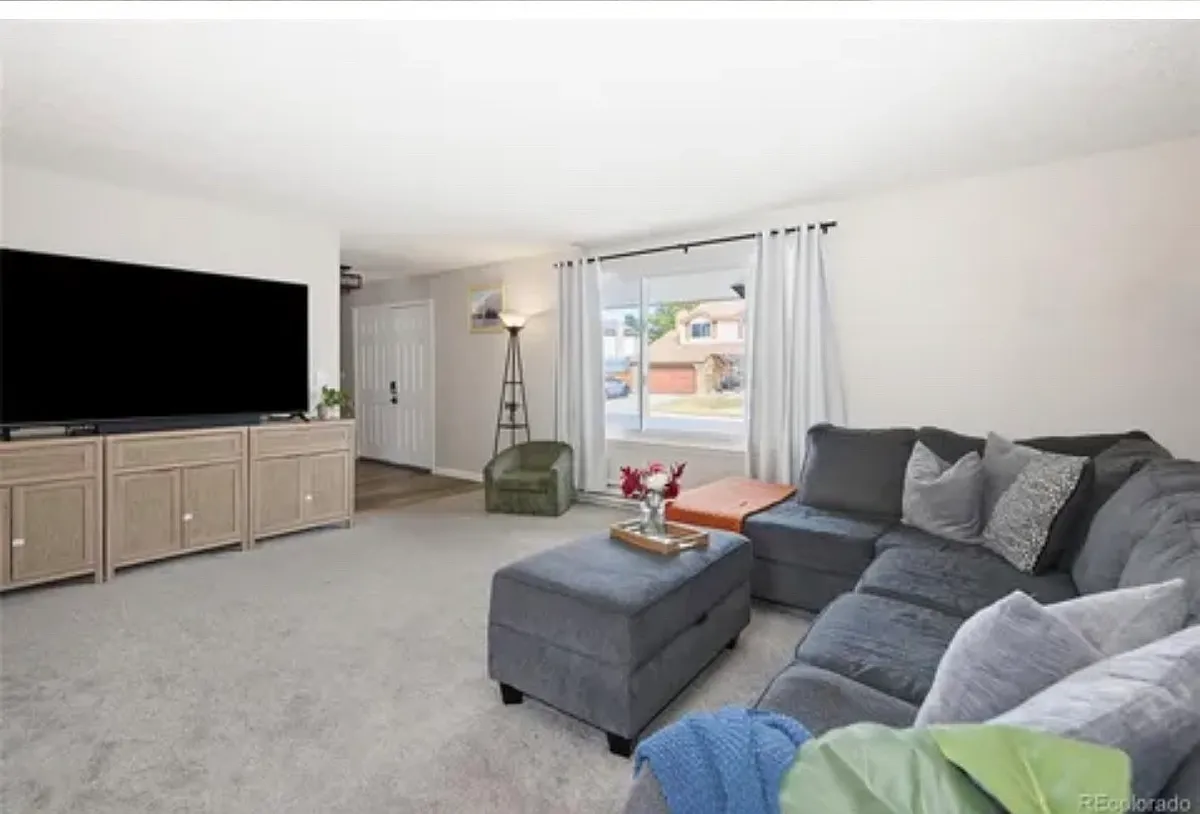 Building Photo - 7229 S Iris Ct