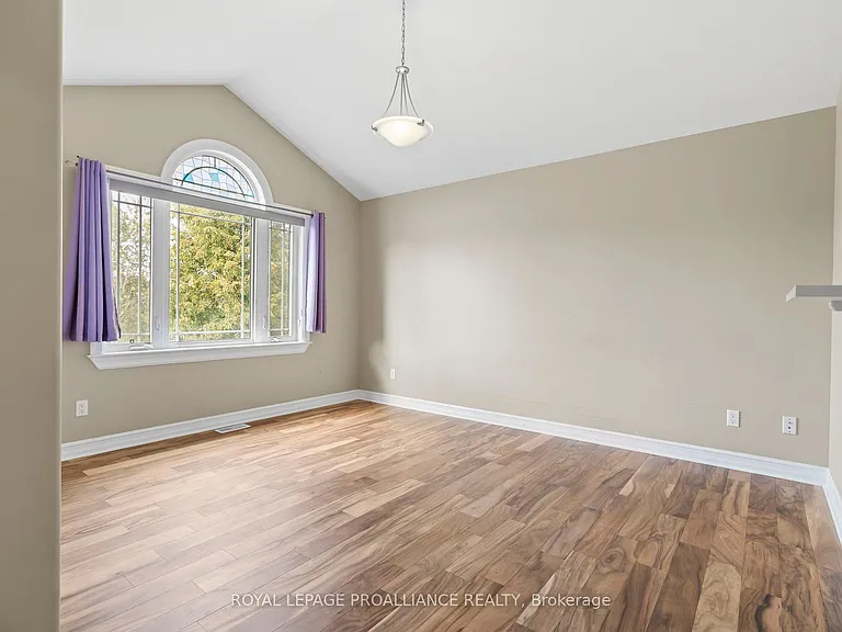 1009 Crestwood Dr — Photo 23