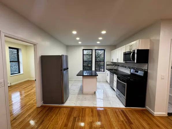 659 Essex Street image 1 of 13
