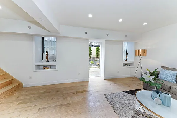 Sold by Dorsa Group | media 16