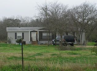 179 Oak Park Rd, Adkins, TX 78101