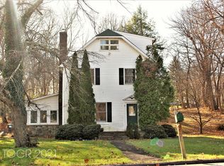 32 Estrada Rd, Central Valley, NY 10917