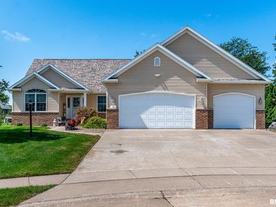 41 Jacob Ct, Eldridge, IA, 52748