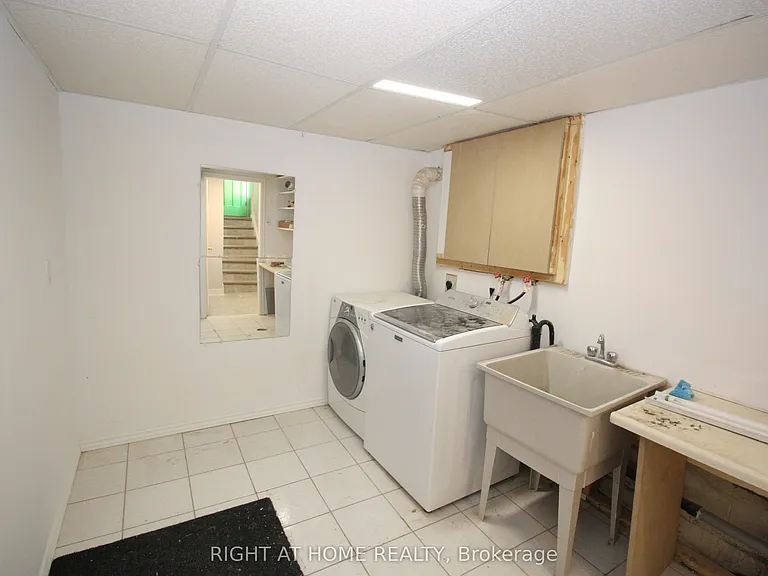 31 Northampton Dr #LOWER — Photo 9