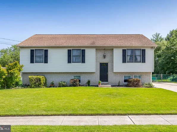 747 Willow Dr, Gibbstown, NJ 08027