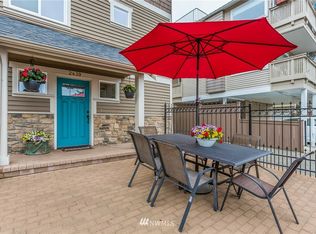 2439 55th Ave SW, Seattle, WA 98116