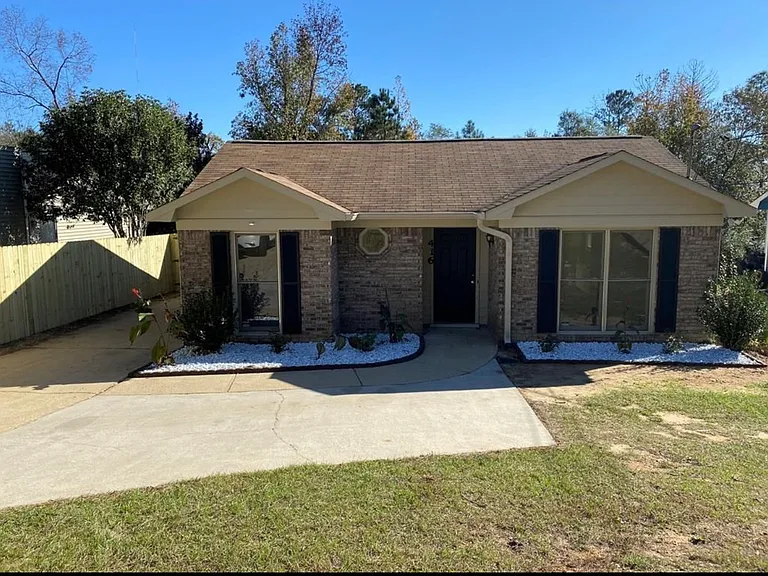 416 Pinecrest Dr — Photo 3