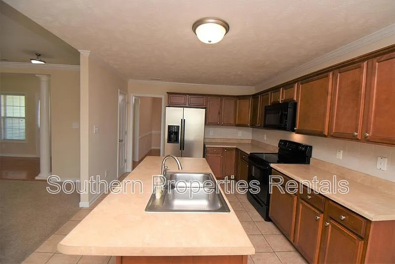 3 bed, 2.5 bath, 1964 sqft, $1,750 — Photo 3
