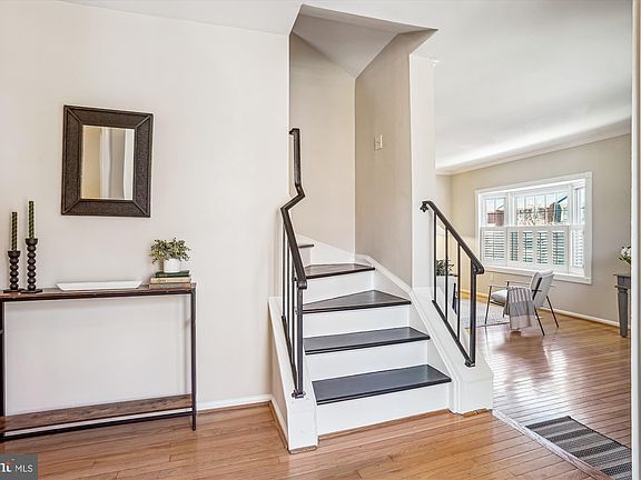 3rd image of 8211 La Faye Ct