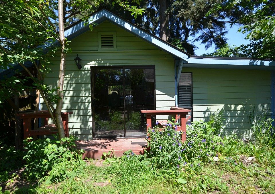 2nd image of 1716 NE 148th St