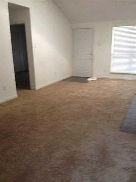 1st image of 526 Pine Trail Dr