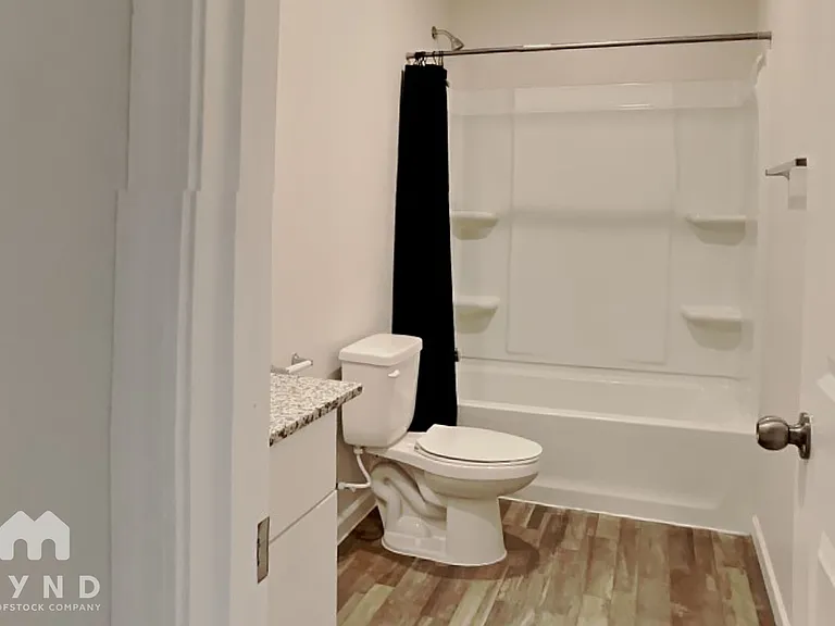 144 W Douglas Ave — Photo 17
