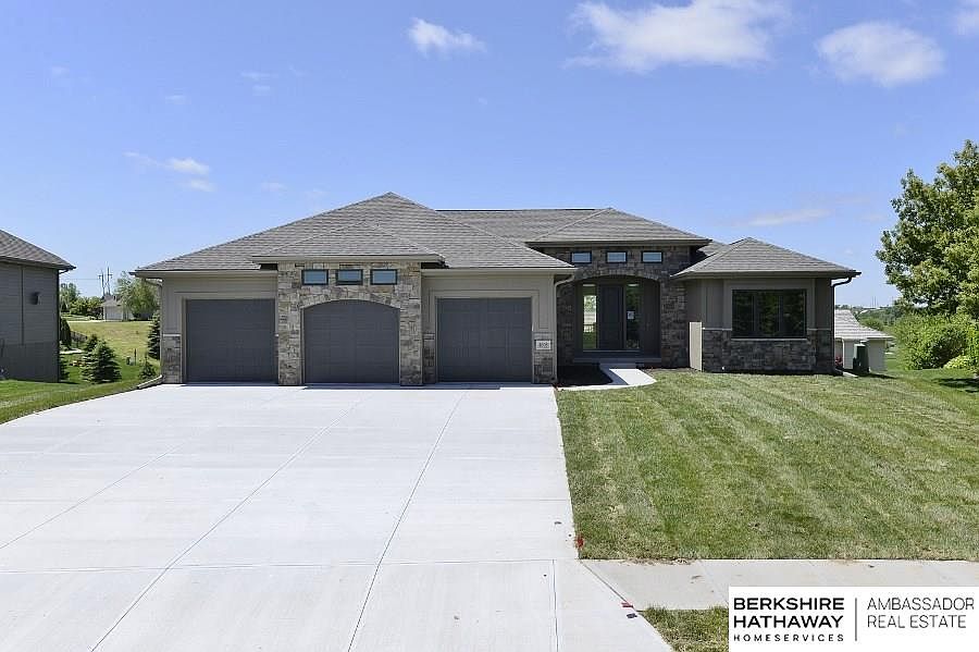 1st image of 4808 N 192nd Ave