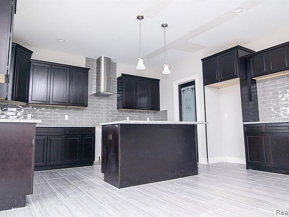5th image of 49592 Platte River Dr