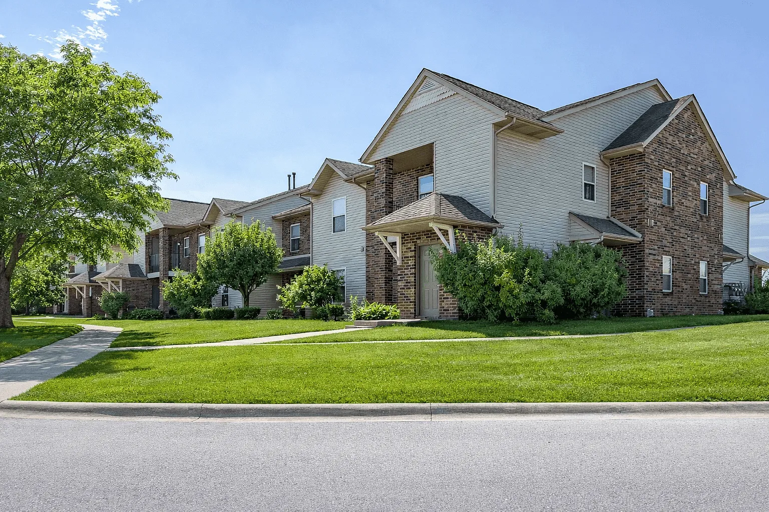 Arbors at Hickory Creek — Photo 1