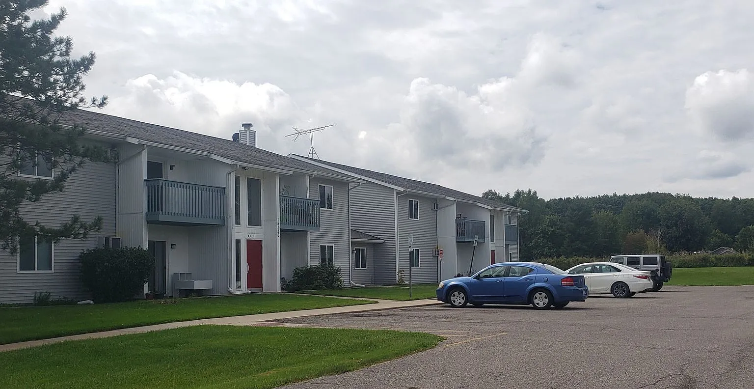 Glen Crest Apartments — Photo 3