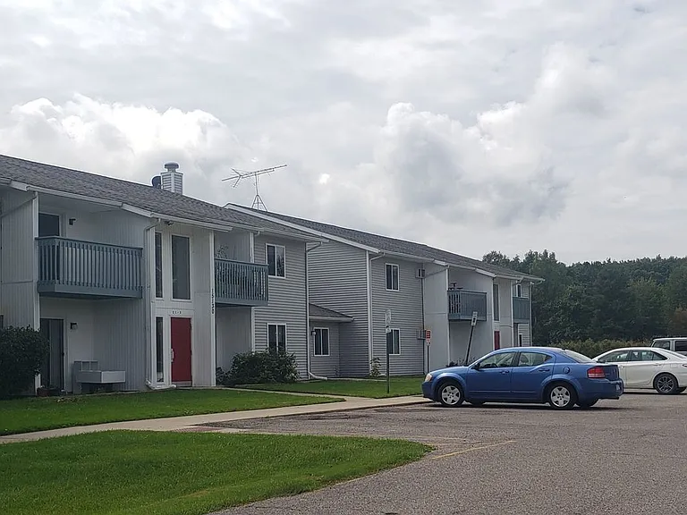 Glen Crest Apartments — Photo 3
