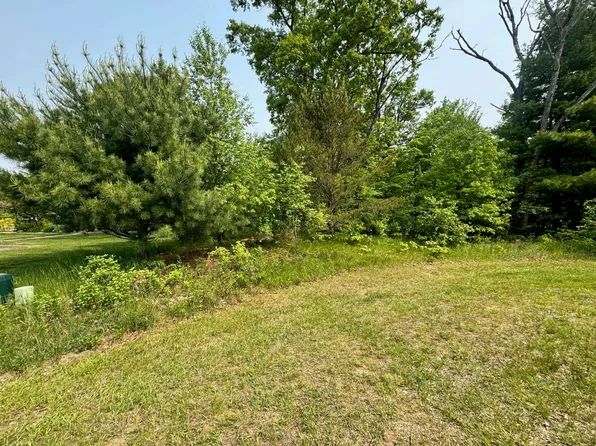 405 Oakbrook Ct, Wisconsin Dells, WI 53965
