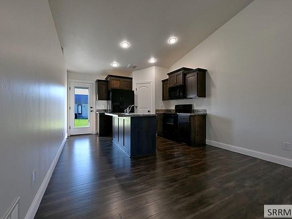 3rd image of 4261 Liberty Dr