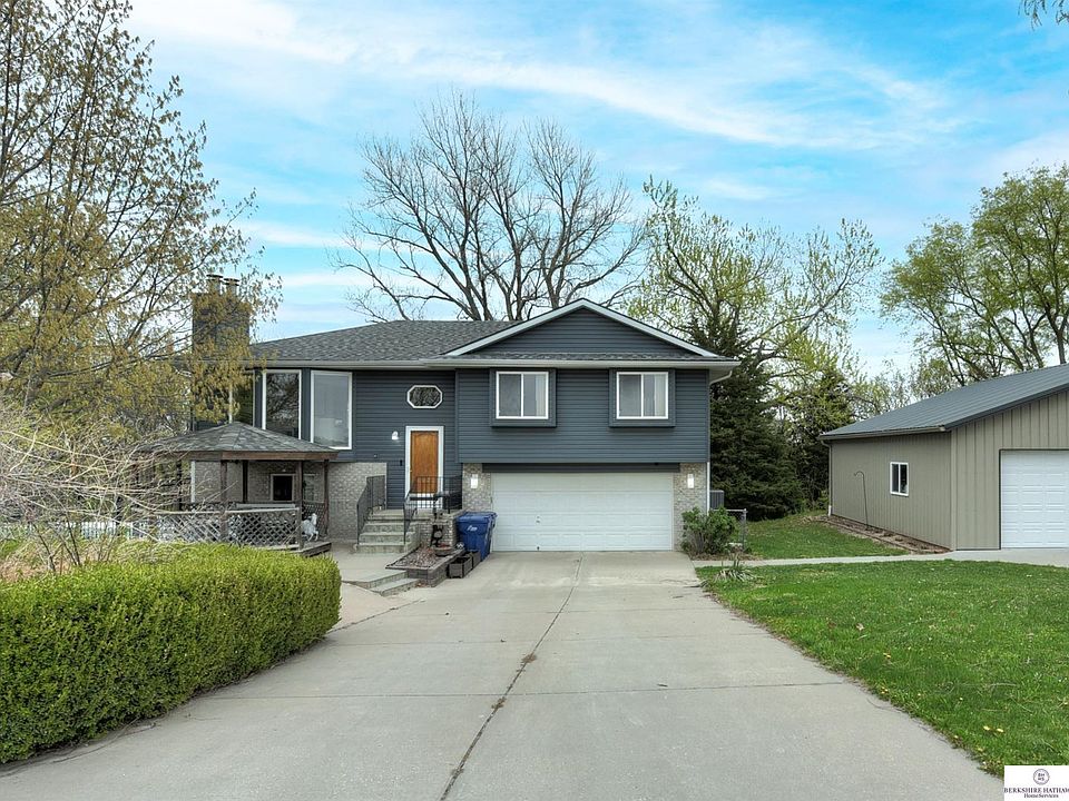 1st image of 13609 Wallace Dr