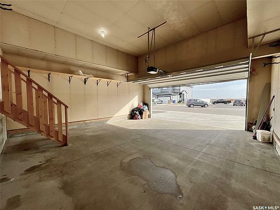 5th image of 3801 Gee Cres