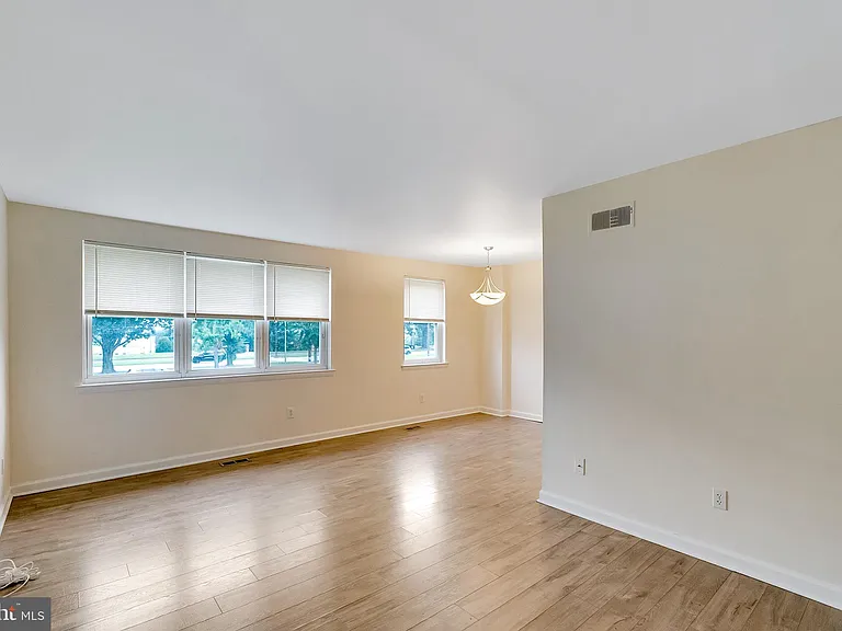 9754 E Roosevelt Blvd #1 — Photo 5
